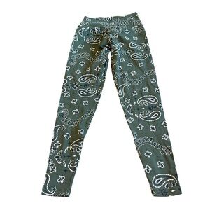 Booty by Brabrants Bandana Leggings Evergreen White Workout Stretch One Size
